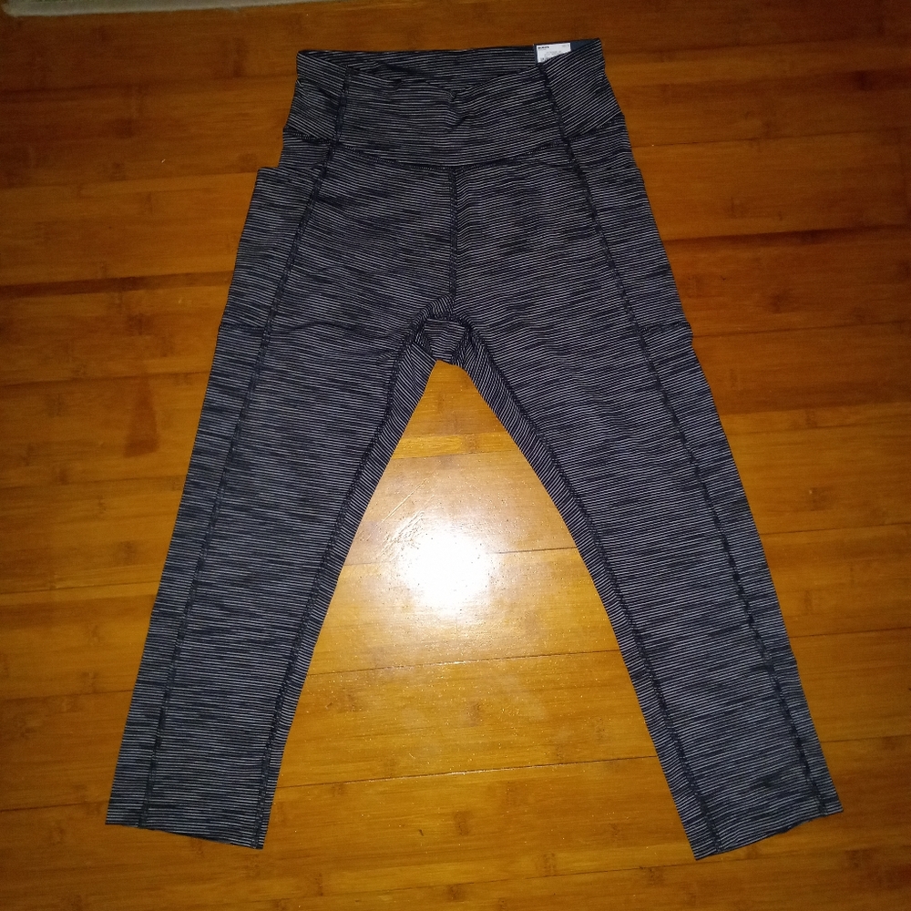 NWT Capri leggings